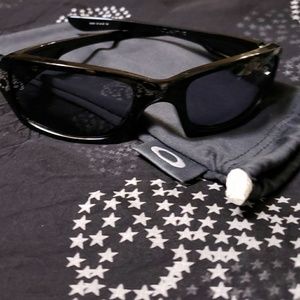 Oakley mens sunglasses!!
